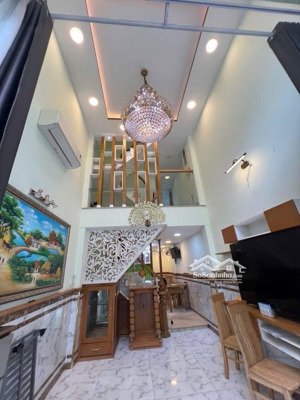 trung tâm quận 10 ngay chợ hoa hồ thị kỉ - hẻm trước nhà 4m tiện kinh doanh mua bán