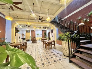 cho thuê mặt bằng siêu rộng đẹp 210m2 sẵn mô hình nhà hàng 2 tầng khu phố hàn giá 90 triệu/tháng