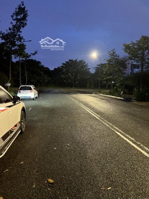 bán gấp đất lô góc 138m2. kdc sadeco phước kiển a. nhà bè. giá: 18 tỷ. lh:0938888299
