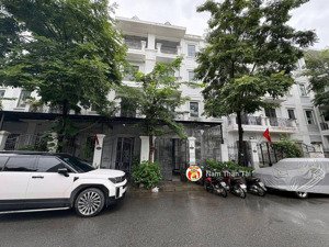 hạ chào 1.5 tỷ - còn 20.3 tỷ - 60m nhà 5 tầng. phân lô - ô tô - khu vip nhất đống đa