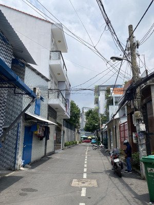 bán nhà 5 x 20 cấp 4 hẻm nhựa 6m- 7,x tỷ - khu y tế kỹ thuật cao ngay eaon tên lửa bình tân