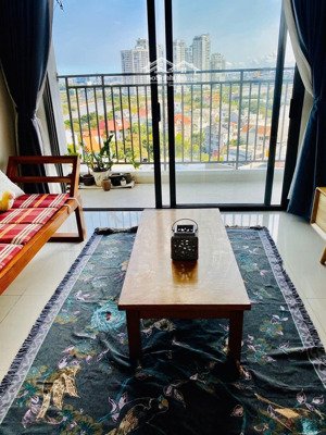 cho thuê the sun avenue diện tích lớn 105m2