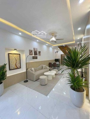 nhà 2 tầng kiệt ô tô 5m hùng vương gần hàm nghi ở ngay, kinh doanh đỉnh