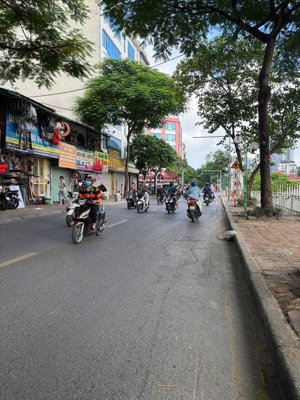 nhà đẹp mặt phố nguyên khang, yên hoà, cầu giấy cần bán gấp