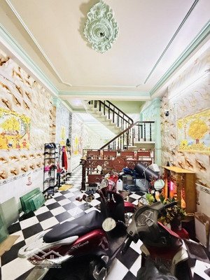 giảm sốc 1tỷ nhà đường điện biên phủ 75m2, 3 tầng, nở hậu, hẻm sát mặt tiền, chỉ 8,6 tỷ (còn giảm)