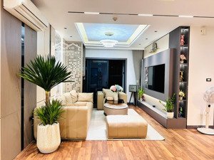 hàng hiếm.gia đình tôi cần bán căn hộ tại imperia garden tầng trung 75m2 2pn 2vs giá 7.6 tỷ