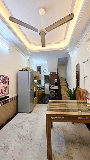 gia đình tôi bán nhà ô chợ dừa - vip nhất đống đa, 5 tầng dân xây chắc chắn ,10m ra phố ô tô tránh.