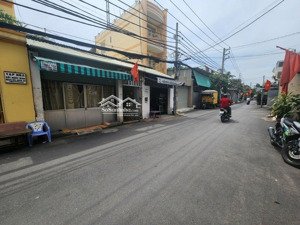 bán nhà có dãy trọ ngang 5m hẽm xe hơi tránh - chuyên dụng 9 ra huỳnh tấn phát giá 8,9tỷ quận 7