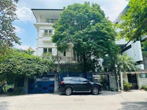 siêu biệt thự vườn đào, tây hồ - giá siêu tốt.
* 230 m2 - 13m mặt tiền.