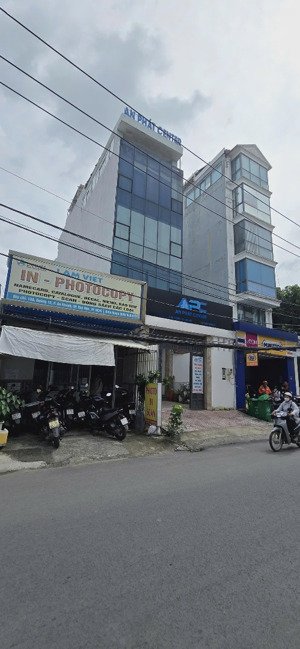 lời 15%: 165 tr/m2: căn góc 4 tầng 8x25m khu trần não, gần đh gtvt. đường trước nhà 12m, view lm81