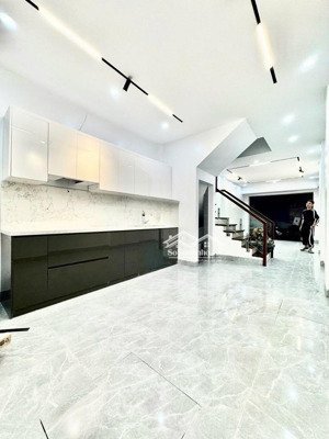 anh huy bán nhà phố cầu giấy - kinh doanh sầm uất - ô tô vào nhà 59,3m2*6 tầng xây mới đẹp ở ngay