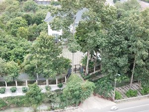 cho thuê biệt thự vườn 4000 m2 có nhà mát , vườn cây ăn trái, hồ cá koi