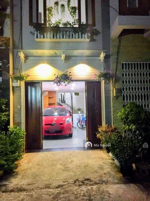 khu vip! hẻm nhựa 8m ô tô đậu trong nhà huỳnh văn bánh, pn - dt: 3,2x10m=32m2, l3tst - chỉ 9.8 tỷ