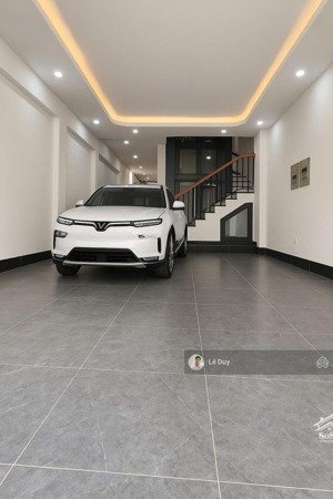 bán nhà phố tôn đức thắng, quận đống đa. dt:58m2x6t thang máy, mặt ngõ thông oto, kinh doanh.g.18tỷ