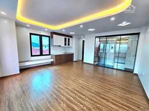 bán nhà giáp ngoại giao đoàn -xuân la - tây hồ - ô tô đỗ cổng - 2thoáng - 42m x 5 tầng nhỉnh 8 tỷ