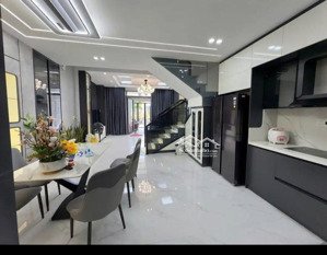 giảm sâu 1 tỷ .bán nhà 3 tầng .an thượng dt 80m2 đường 5m5 lề 3.5m .chính chủ giá tốt .chốt nhanh