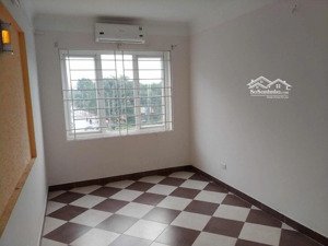 nhà 5 tầng kinh doanh dòng tiền, gần ô tô đỗ cửa, long biên, thu nhập 240tr/năm