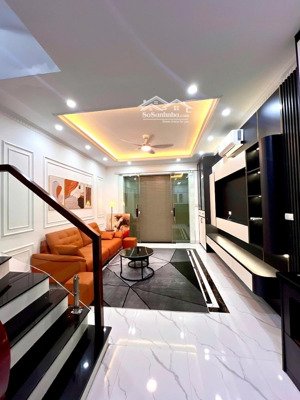 hàng hiếm bay nhanh - nhỉnh 7 tỷ - 5 tầng 3 ngủ - đủ công năng - cách ô tô 30m - 36mx3.5m