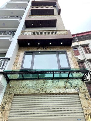 nhà mặt phố long biên, gần bến xe, vị trí đẹp, kinh doanh tốt, thang máy, 7 tầng, 40m2, giá 14.5 tỷ
