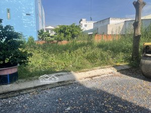 bán đất kdc thanh quế - nhơn đức- nhà bè . dt: 206m2, ngang 18m x dài 12m, đất dư 30m, giá : 7.6ty