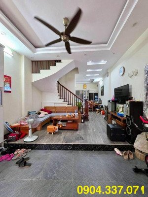 bán nhà minh khai 46m2 -5 tầng - sân để xe riêng- nhà thoáng sáng ngõ thông, 25m ra ô tô tránh