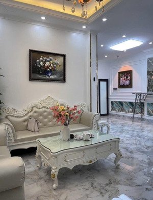 bùm! nhà 45m thang máy êm ru- minh khai - đẹp lung linh hàng xóm time city-8,4tỷ