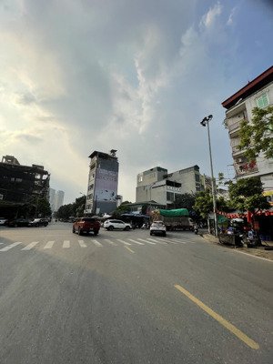 bán nhà dân xây cuối đường bà triệu ngay ngã 5 hà trì giá chỉ 5 tỷ