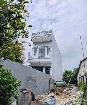 nhà mới 100% sân 2 ôtô giá 2,tỷ850tr định hòa vị trí đẹp nhánh dx069 nhựa hơn 4m thông dân đông