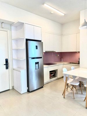 bán căn hộ 2 phòng ngủ, 1 vệ sinh full nội thất cao cấp!