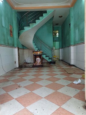 bán nhà hẻm 6m ,ngay chợ bình thới đường lạc long quân p3 q11