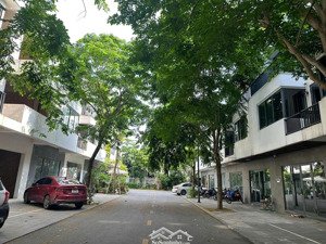 chính chủ gửi bán nhà phố thủy trúc, vị trí đẹp tại ecopark