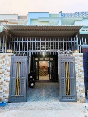 nhà lầu trệt hoàn công đầy đủ phường đông hoà gần quốc lộ 1k giá chỉ hơn 4 đồng.