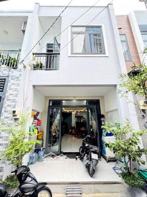 chỉ 3,95 tỷ - nhà 2 tầng mới xây 2 mặt hẻm xe hơi khu vip lê văn quới - 2pn - 2wc.