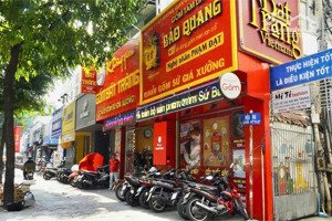 cần tiền chủ bán gấp nhà góc 2 mặt tiền đường võ thị sáu p.tân định quận 1.dt:10x18m2 giá 43 tỷ.