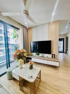 căn: s2.08
giá : 4 tỷ 850 thu nét loại căn: 3 n 2 vs diện tích: 75 m2