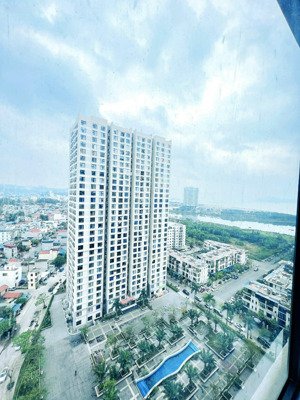 một căn duy nhất 1 ngủ lớn diện tích 50m2 giá đúng 1ty3 còn sót lại tại dự án green bay garden