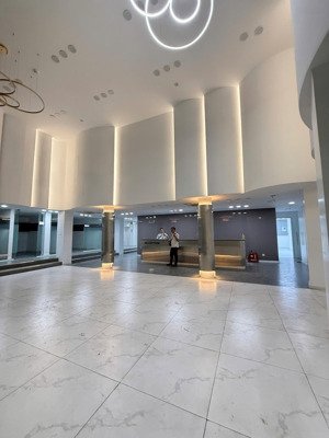 cho thuê nhà mặt tiền 157-159 đường võ văn tần, phường võ thị sáu, quận 3 khu vực đông đúc