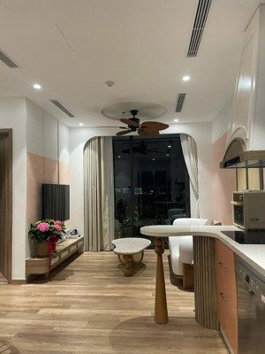 bán căn 3n tầng 30-39 victoria - 140m2 - nội thất đẹp - giá 8,7 tỷ ( chỉ 62tr/m ) rẻ nhất victoria