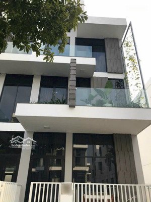 nhà 3 tầng dt: 7m x16m(112m2) - 4 phòng ngủ - khu compound bảo vệ 24/24 cát lái - nhỉnh 9 tỷ