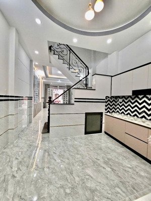 vip lê văn quới - 3 tầng ở ngay - xe hơi ngủ trong trong nhà - 4m x 13m - sổ a4 - hoàn công đủ