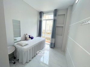 cho thuê nhà nguyên căn rộng, đẹp , mới tại quận 4 - di chuyển q1 chỉ 5 phút.