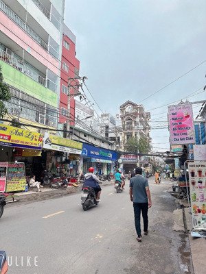 bán nhà mtkd ngay chợ ông mười số 233 ấp chiến lược sát tân kỳ tân quý, gò xoài đông đúc.