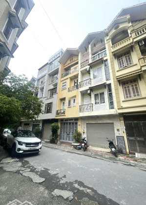 bán gấp nr 68m2, 5 tầng, 29 tỷ phố láng hạ, đống đa, phân lô, vía hè, ôtô tránh, 2 thoáng trước sau