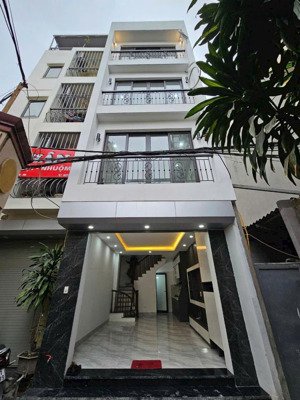 chỉ với hơn 5 tỷ sở hữu căn nhà mặt ngõ thông tại lai xá,full nội thất,20m ra đường ô tô,gần ql 32.