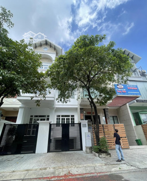 bán gấp 39 tỷ nhà phố 7.5x20m2 kdc himlam dt: 7.5x20m2 kề khuôn viên hướng đ lh: 