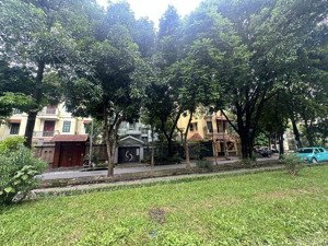 bán 2 căn biệt thự đơn lập liền nhau khu đtm linh đàm - diện tích 507,6 m2 , mặt tiền 25 m .