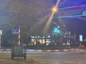 bán nhà mặt phố lê hồng phong, 23,x tỷ,view đẹp