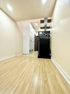 cần bán nhanh căn ccmn dòng tiền hơn 1 tỷ 1 năm ngõ thông yên hòa và hạ yên quyết oto đỗ cách 100m