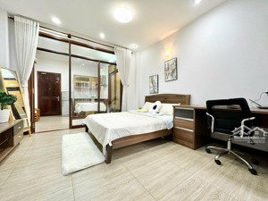 1 phòng ngủ , ban công thoáng , thang máy gần the marq , lim tower ở đa kao quận 1