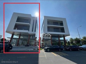 với 1000m2 sd- vừa làm vp vừa kinh doanh -250tr/tháng thuê nguyên căn nhà góc 2 mặt tiền tại q2